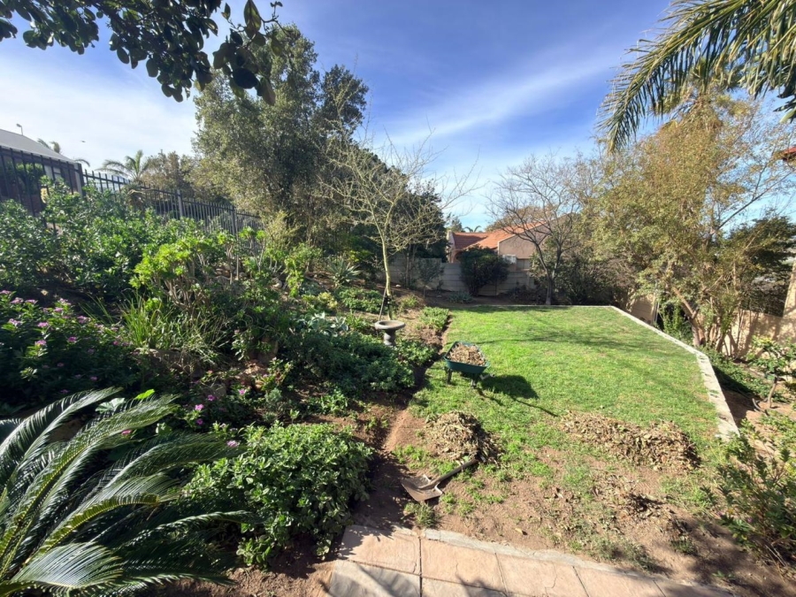 To Let 4 Bedroom Property for Rent in Langerug Western Cape